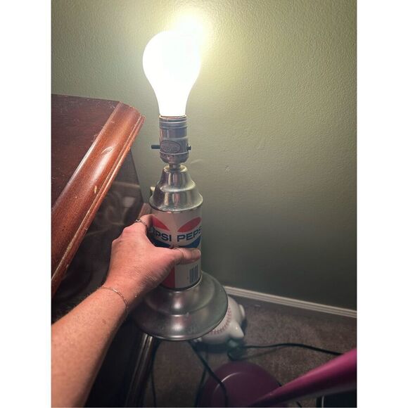 Vintage Underwriter's Laboratories Pepsi Collectible Lamp Issue No. D-4005 - Picture 2 of 8